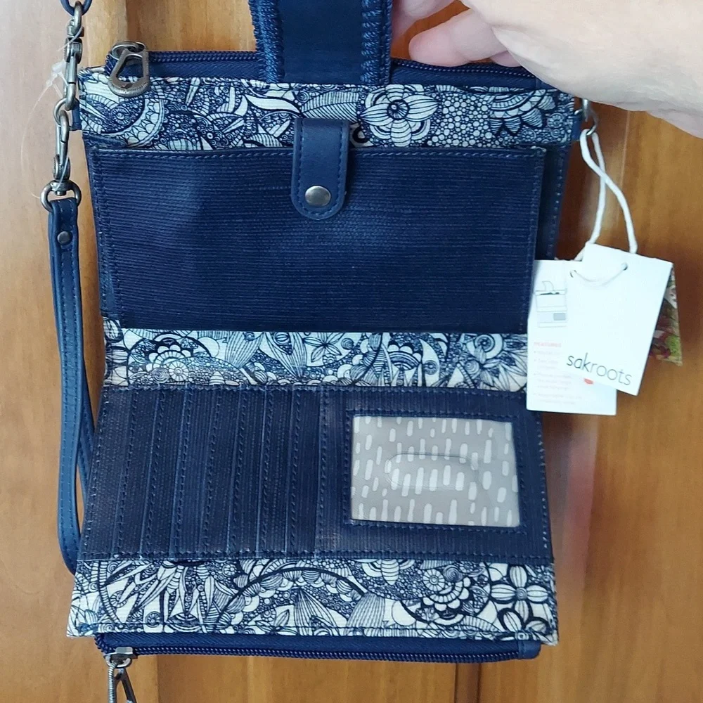 *🆕 Sakroots Spirit Desert Specialty Crossbody Wristlet Wallet All In One, NWT